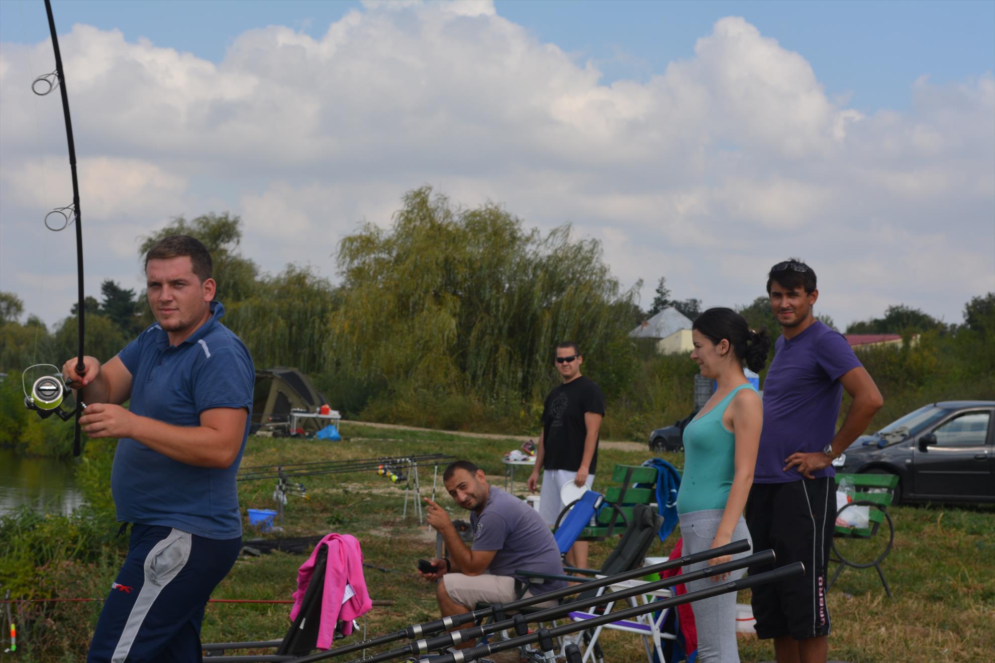 Hermes Peris 13.09.2014 - Uite asa pierzi drilul vietii...vecinii ajung primii la lansetele tale :)